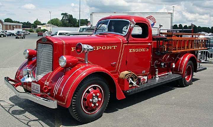 1927 American LaFrance fire engine in Atlanta GA museum.