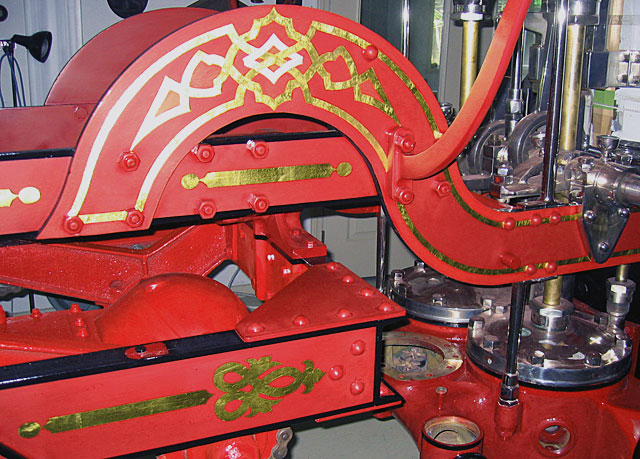 Steam fire engine Vesuvius with frame rails gilded, but no stripes or shading.